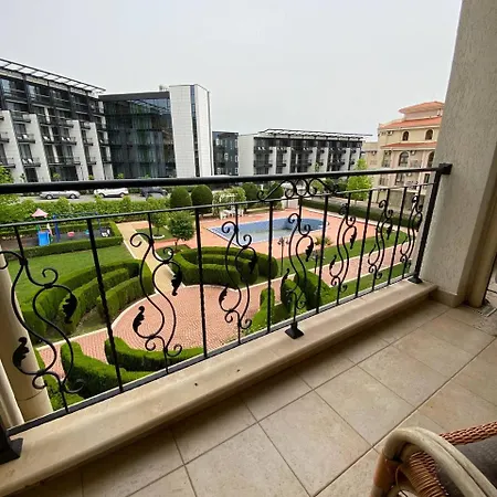 Royal Bay 2, 3 Apartament *