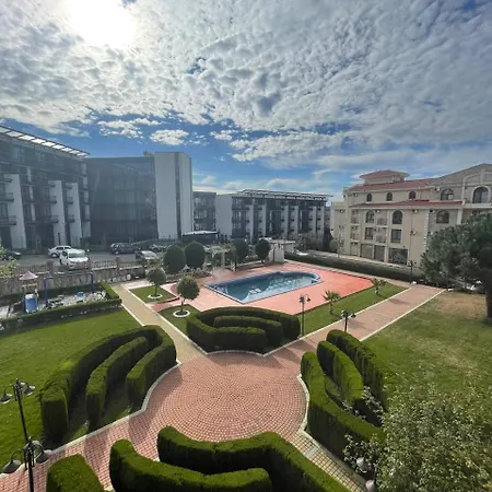 Royal Bay 2, 3 Święty Włas